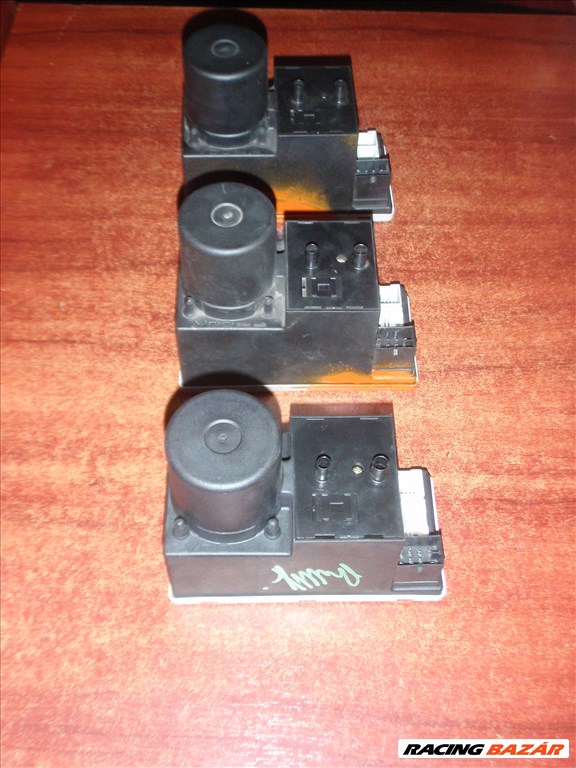 Audi központizár kompresszorok 8d0862257c,8d0862257,8l0862257g 1. kép