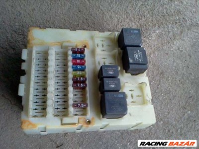 ford focus MK1  1999 1,4 16 v  biztosítéktábla 