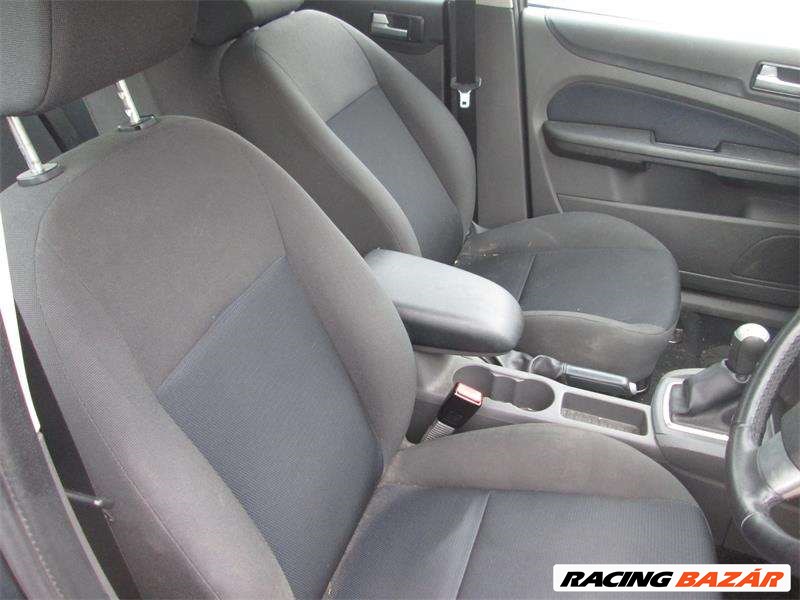 FORD FOCUS 2006 BONTOTT ALKATRÉSZEK 5. kép