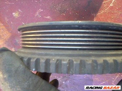 bmw 1,8 benzines e 36  főtengely ékszíjtárcsa