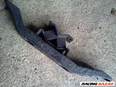 opel omega B 2.0 benzines  váltó kereszttartó 