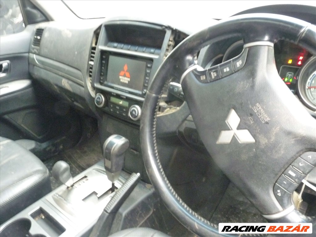 Mitsubishi Pajero 3.2 DID,3.5 GDI 2002-2004,2008,3 és 5 ajtós bontás 8. kép