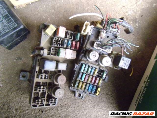 mitsubishi  galant 1992 1,8 td   biztosítéktábla  1. kép