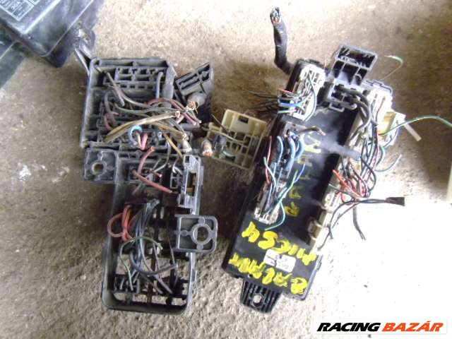 mitsubishi  galant 1992 1,8 td   biztosítéktábla  2. kép