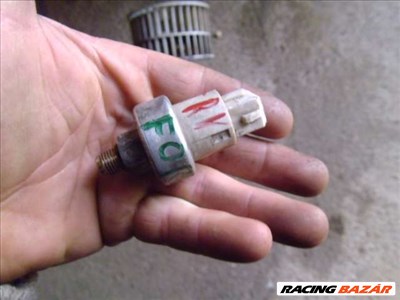 ford KA   2001   szervócsőbe gomba