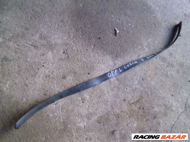 opel corsa C 3 ajtós  ajtódíszléc bal első ajtó  2. kép