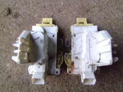 ford mondeo  MK1-MK2  ajtózár szerkezet   (BAL ELSŐ NINCS)