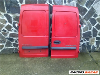 Opel combo hátulja