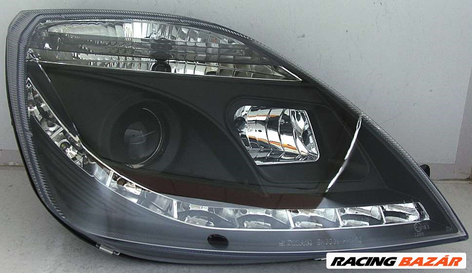 fényszóró nappali menetfény kivitelben- Ford Fiesta VI 4/02-8/08 fekete 1. kép