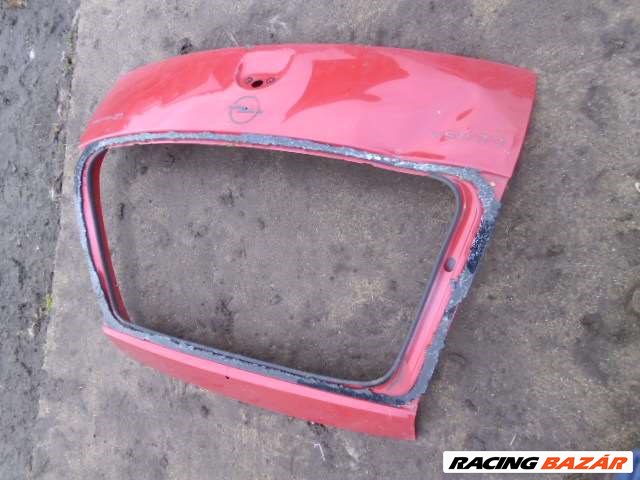 opel corsa C csomagtérajtó sérült 1. kép