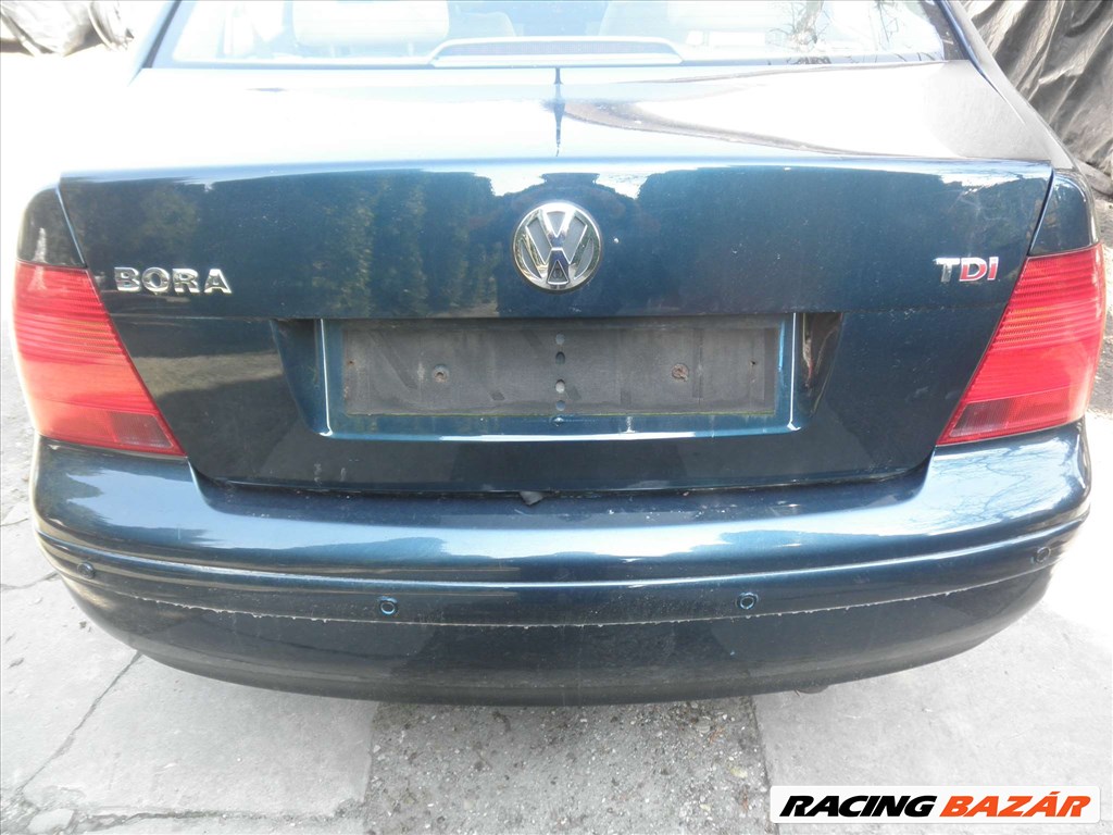 Bora sedan hátsó lökhárító 1997-2004ig 1. kép