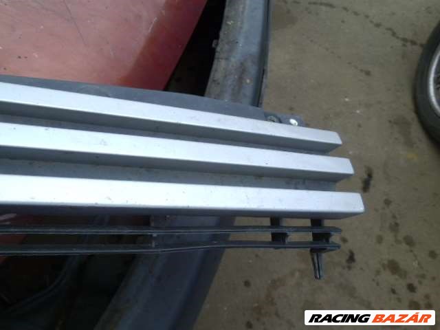 peugeot 205 hűtőrács  NEM HIBÁTLAN   4. kép