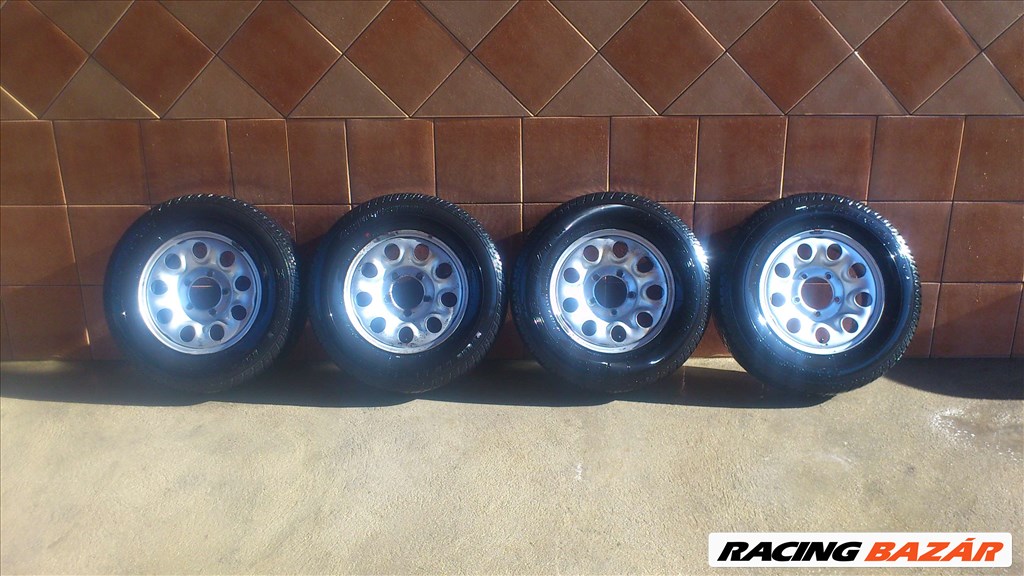 SUZUKI VITARA 15" LEMEZFELNI 5X139,7 M+S 195/80R15 GUMIVAL OLCSÓN!!! 1. kép