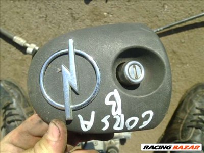 opel corsa b csomagtér felső  zárszerkezet   kulcs nélkül  