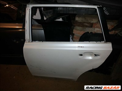 Subaru Legacy Kombi bal hátsó bontott ajtó, első és hátsó lökhárító eladó.
