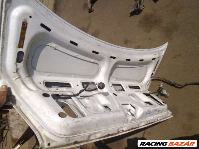 suzuki swift sedan 1997 fehér csomagtérajtó   ( SZÍNKÓD NINCS ) 4. kép