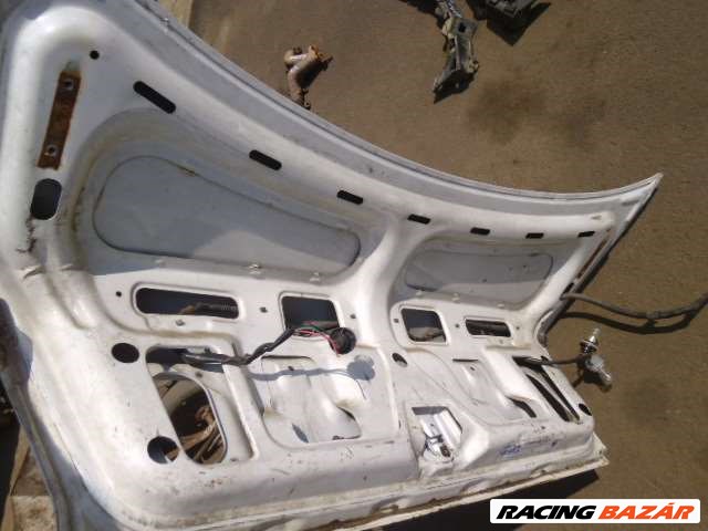 suzuki swift sedan 1997 fehér csomagtérajtó   ( SZÍNKÓD NINCS ) 5. kép