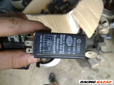 vw 241-es relé  813919082B,,  5KH004154-06