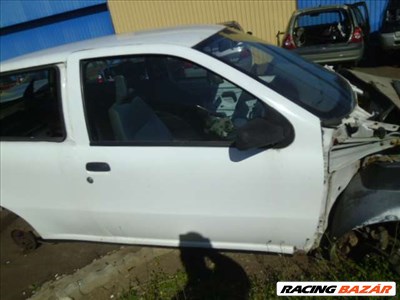 fiat punto 1,, 1997   3 ajtós jobb első fehér ajtó  1997---1--ES PUNTO