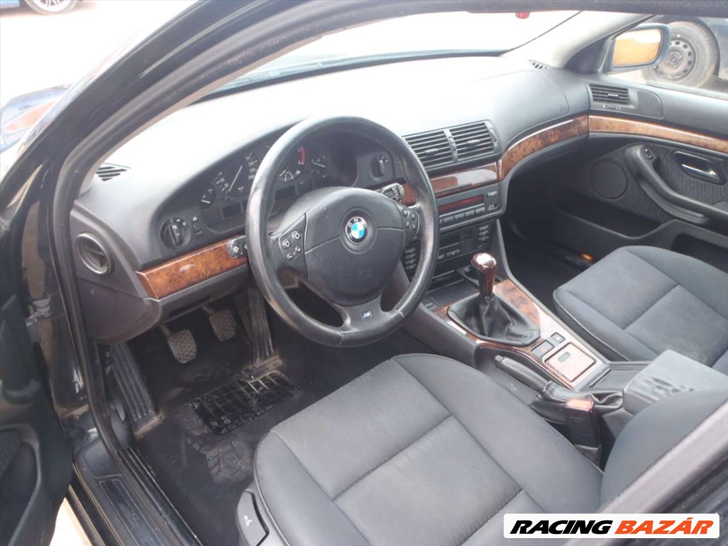 BMW 530D bontás, motor,váltó,leömlő,Mes kormány,ajtó,motorháztető 6. kép