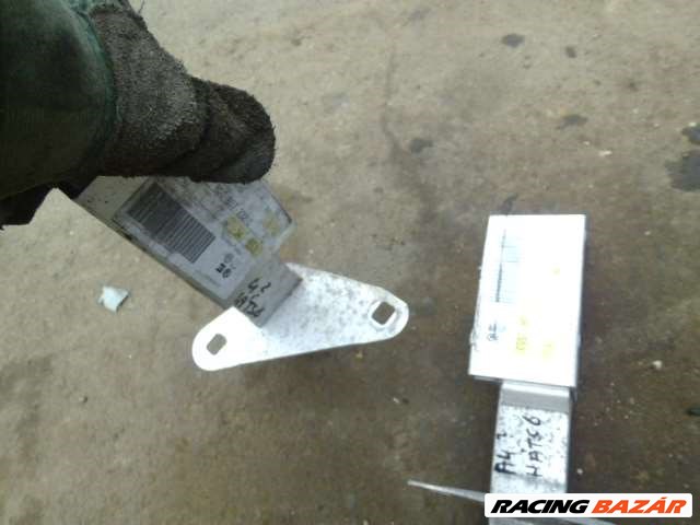 audi a4    B5  hátsó lökhárító felfogató , lökhárító merevítő tartó  7. kép