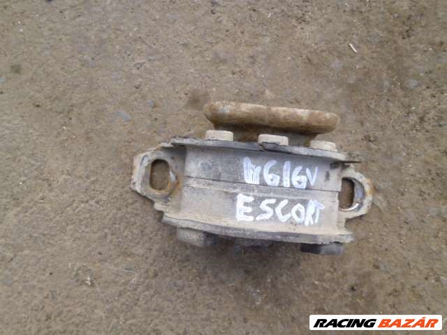 ford escort    1997        1,6 16v motor  váltó   tartó gumibak 4. kép