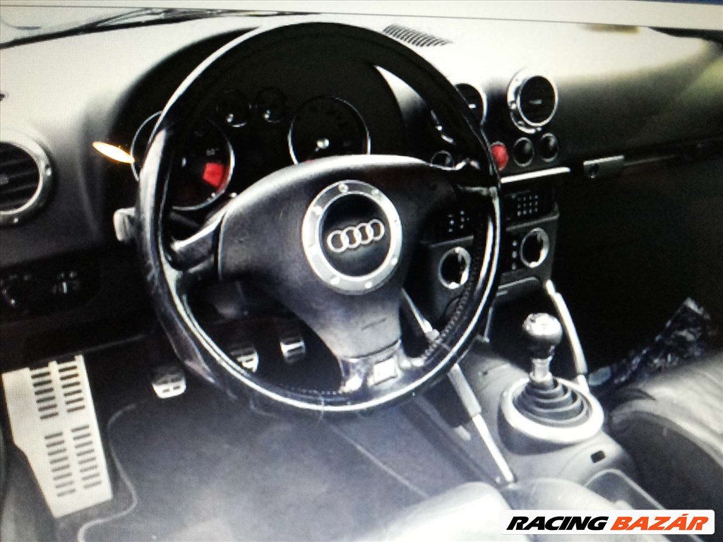 Audi TT (8N) csavaros eleje és megmaradt bontott alkatrészek eladók! 2. kép