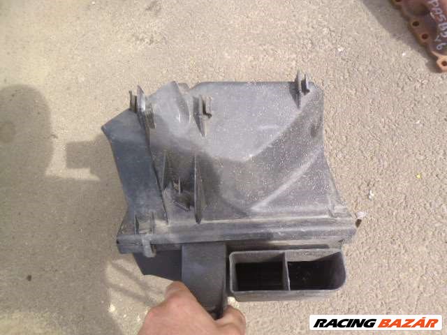 vw passat b5  2,8   v6 benzines    levegőszűrőház 3. kép