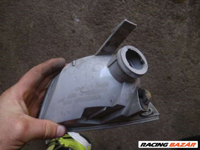 ford focus  MK1   hátsó lámpa lökháritóba 3. kép