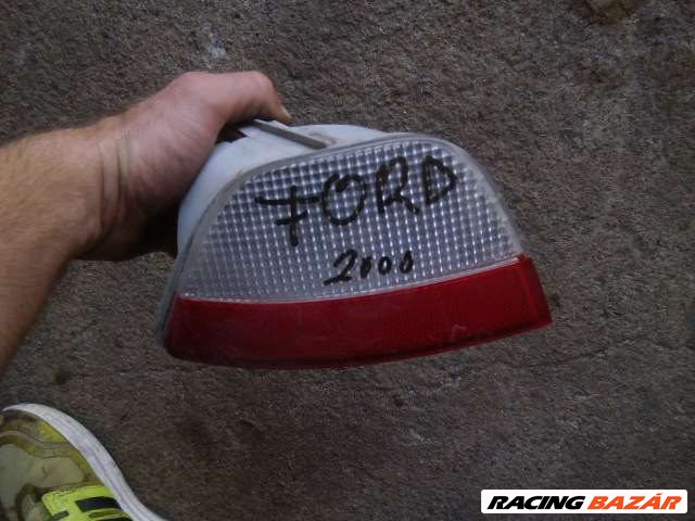 ford focus  MK1   hátsó lámpa lökháritóba 1. kép