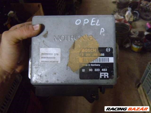 opel omega A 2.4  motronic motorvezérlő FR  90 323 483  1. kép