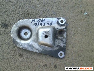 audi a4 B5  1999   2,5 v6 tdi  futómű tartó 