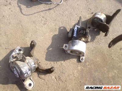 ford mondeo MK1    1996  2.5 V6 BENZINES     motortartó bak