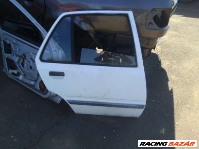 peugeot 205 jobb hátsó fehér ajtó 1. kép