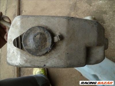 VW PASSAT B2, SANTANA  hűtőtartály 321 121 407 321121407