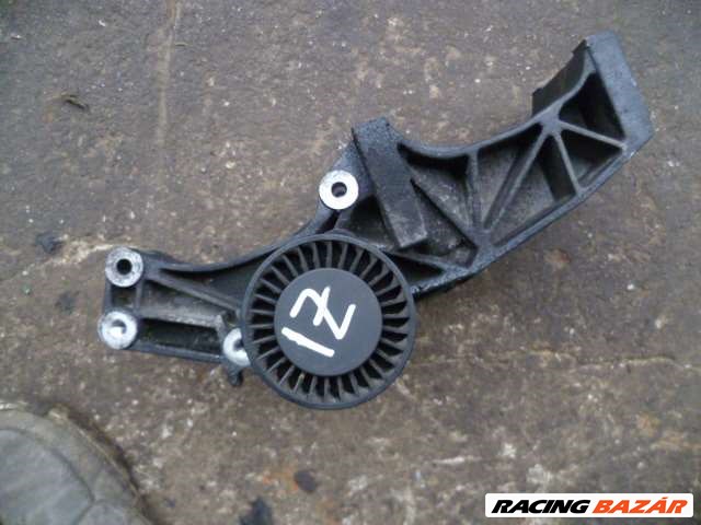 audi a6 c4 1,9 tdi 1997   generátor és klímakompresszor tartóbak  2. kép