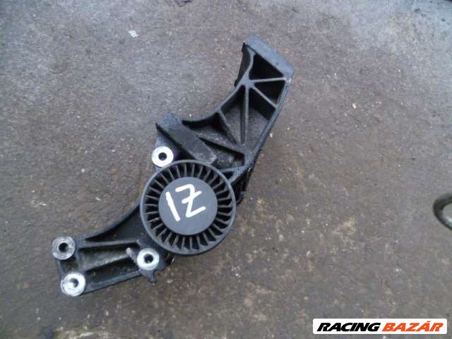 audi a6 c4 1,9 tdi 1997   generátor és klímakompresszor tartóbak  7. kép