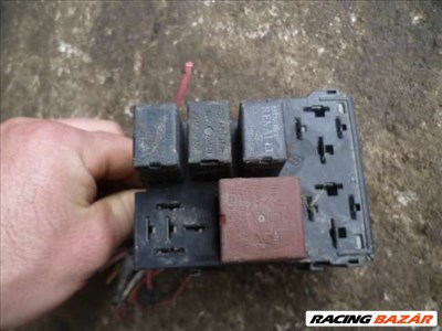 renault clio   2001   1,2 16 v relék