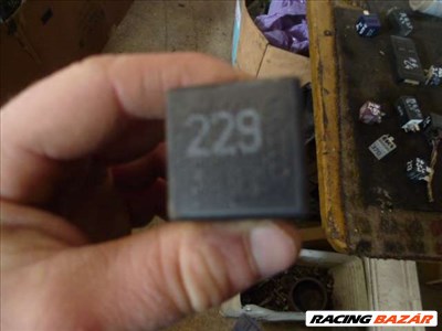 audi a6 c4  229-es relé
