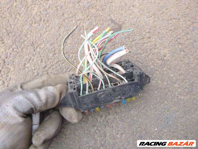 SUZUKI LIANA 1,6 M16A  biztosítéktábla  3. kép