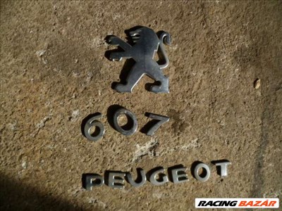 PEUGEOT 607  jel +felirat  CSOMAGTÉRAJTÓ EMBLÉMA