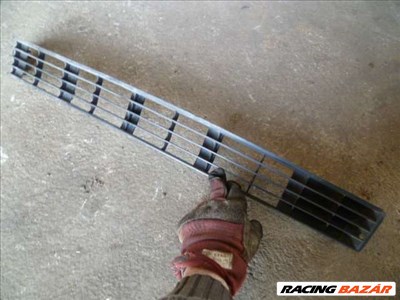 AUDI 100 C4       lökhárító alsó rács      4A0 853 683 F 4a0853683f