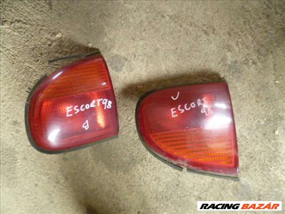 ford escort  1998   5 AJTÓS  hátsó belső lámpák  