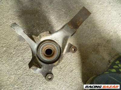 renault laguna    1998   1,8 benzin     bal első kerékagy csonkállvány
