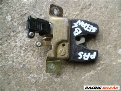 vw passat b4 sedan csomagtér alsó zárszerkezet 