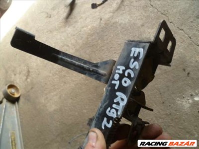 ford escort    1992 motortér zár