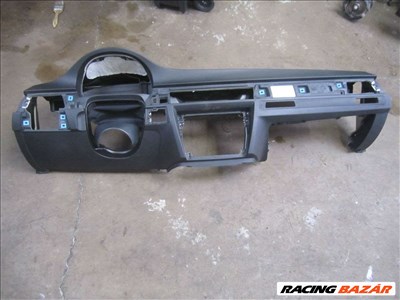 BMW E91 Gyári bontott hibátlan állapotú műszerfal párna.