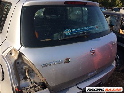 Suzuki Swift IV MK4 Karosszéria elemek CSOMAGTÉRAJTÓ 