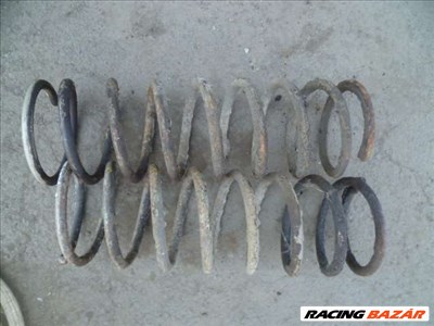 4 ütemü trabant rugó hátsó