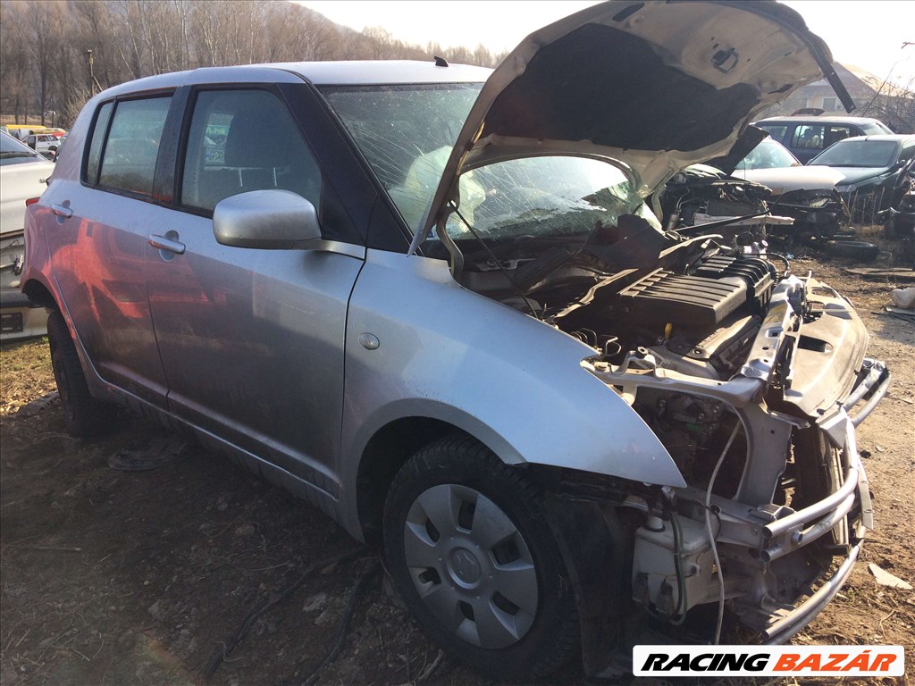 Suzuki Swift IV MK4 Karosszéria elemek JOBB OLDAL AJTÓK 6. kép